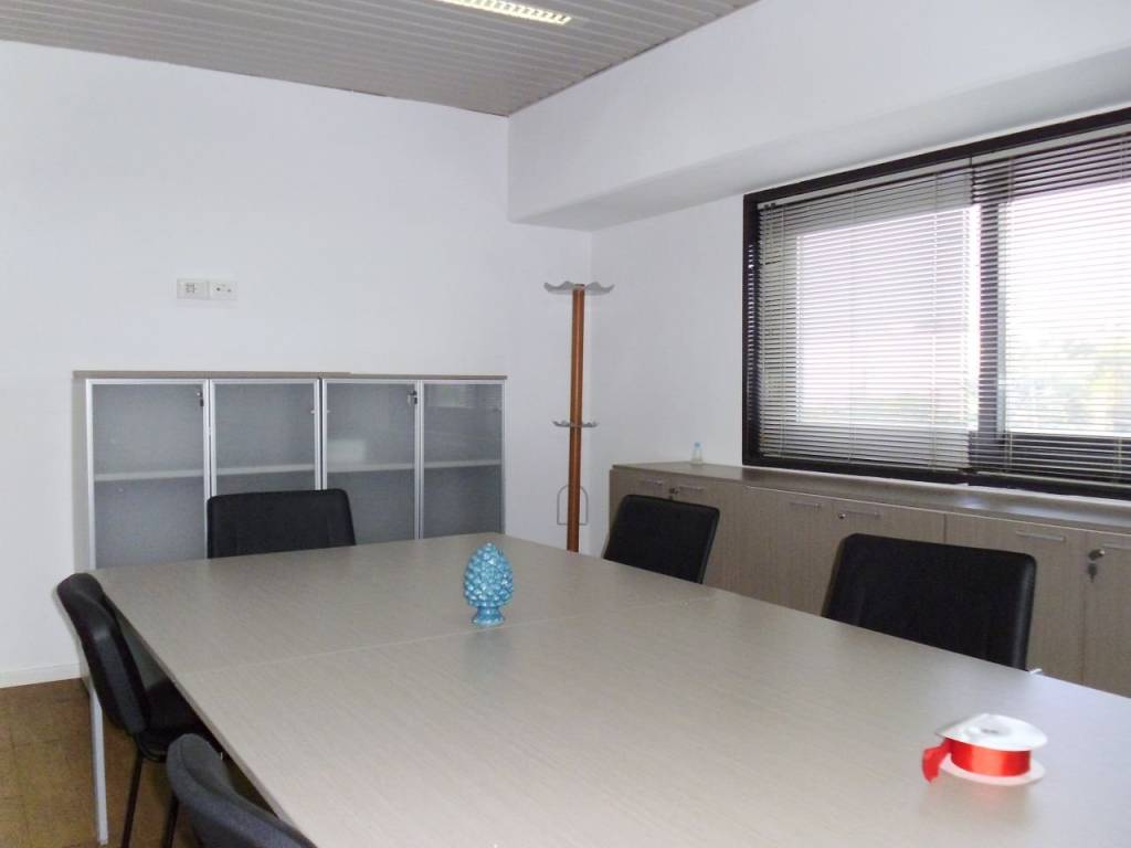 ufficio in affitto a Casoria