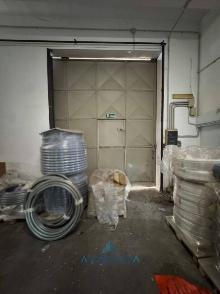 locale commerciale in affitto a Casoria