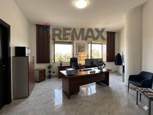 ufficio in affitto a Casoria