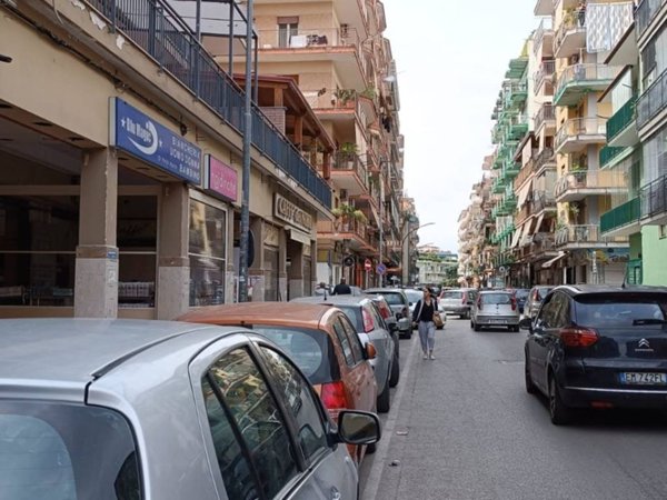 negozio in affitto a Casoria in zona Centro Storico