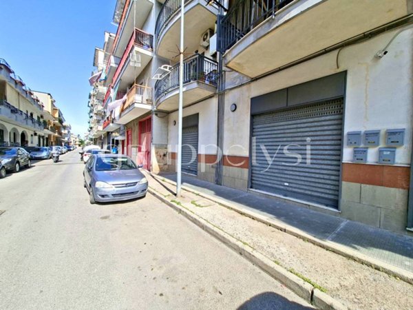 negozio in affitto a Casoria
