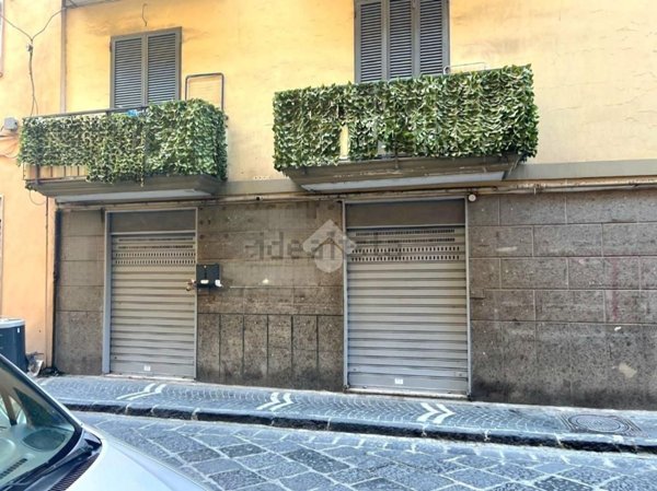 negozio in affitto a Casoria in zona Centro Storico