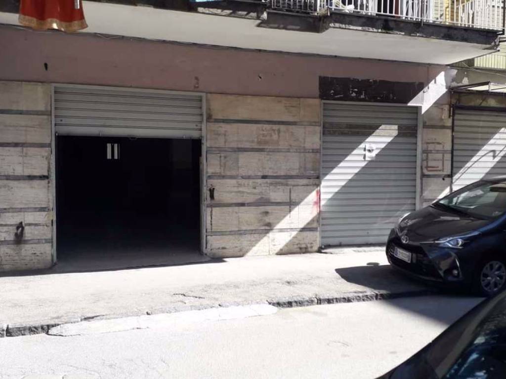 negozio in affitto a Casoria in zona Centro Storico
