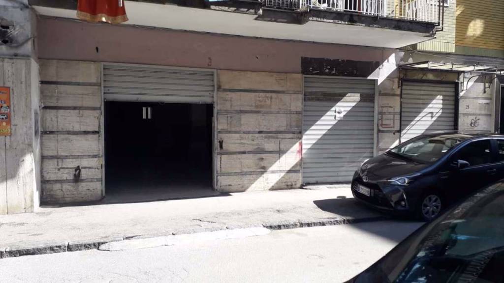 negozio in affitto a Casoria