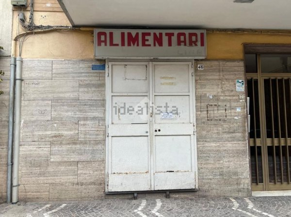 negozio in affitto a Casoria