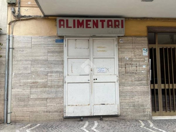 negozio in affitto a Casoria