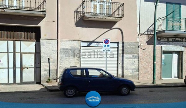locale commerciale in affitto a Casoria in zona Centro Storico