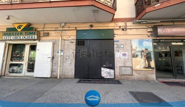 locale commerciale in affitto a Casoria
