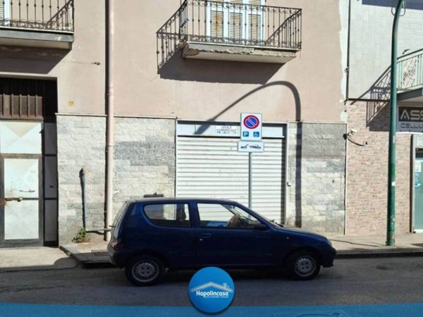 negozio in affitto a Casoria in zona Centro Storico