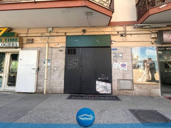negozio in affitto a Casoria in zona Centro Storico