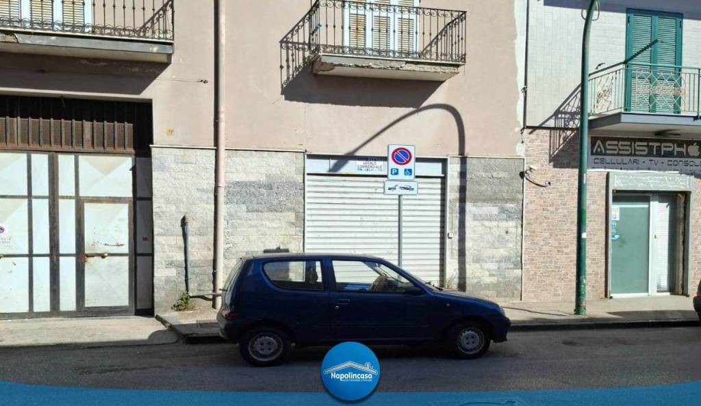 negozio in affitto a Casoria in zona Centro Storico