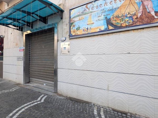 negozio in affitto a Casoria