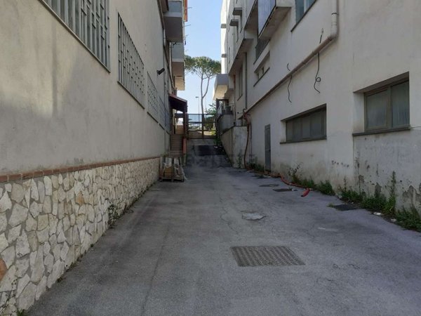 capannone in affitto a Casoria in zona Arpino