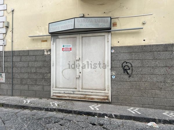negozio in affitto a Casoria in zona Centro Storico