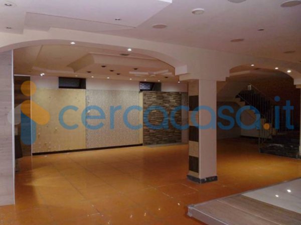 locale commerciale in affitto a Casoria