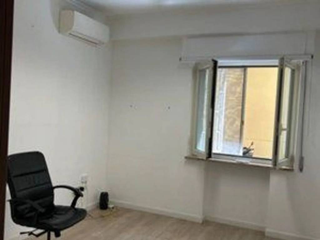 ufficio in affitto a Castellammare di Stabia in zona Centro Città