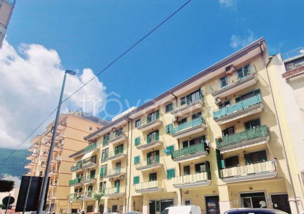 negozio in affitto a Castellammare di Stabia