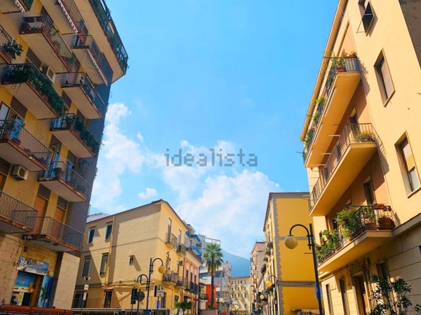locale commerciale in affitto a Castellammare di Stabia