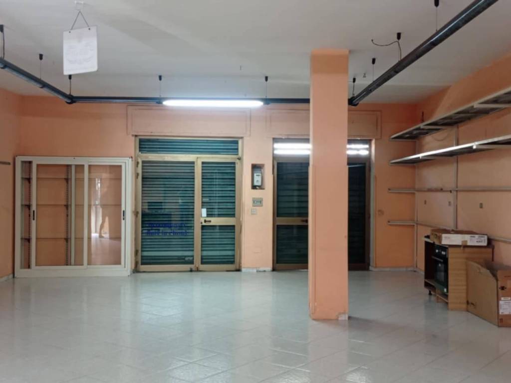 negozio in affitto a Castellammare di Stabia