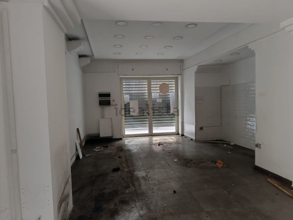 locale commerciale in affitto a Castellammare di Stabia