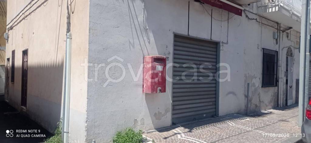 negozio in affitto a Castellammare di Stabia in zona Ponte Persica