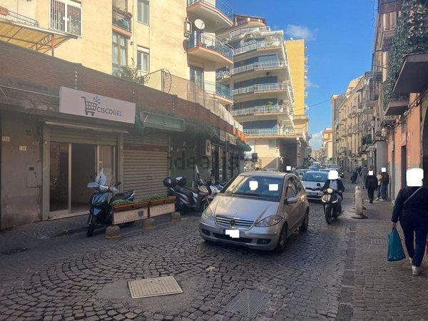 locale commerciale in affitto a Castellammare di Stabia