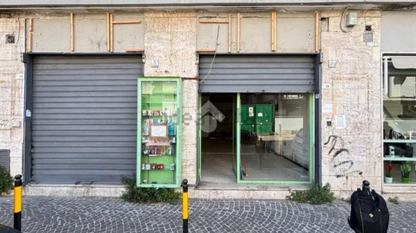 locale commerciale in affitto a Castellammare di Stabia