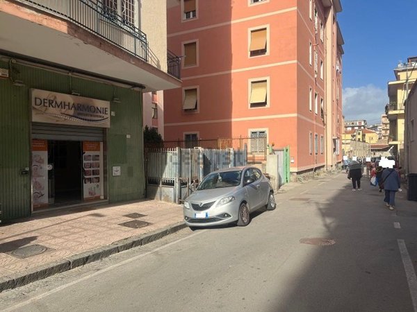 locale commerciale in affitto a Castellammare di Stabia