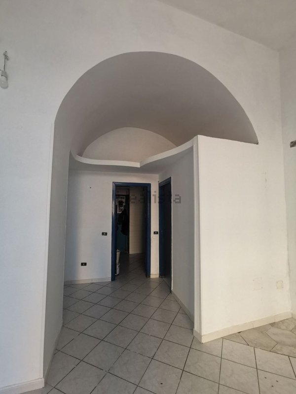 locale commerciale in affitto a Castellammare di Stabia