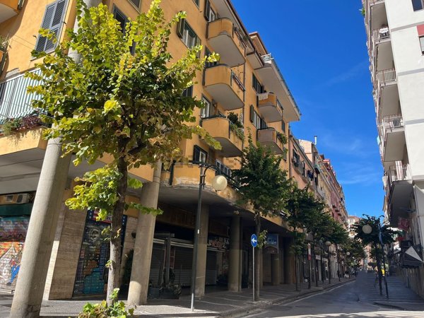 locale commerciale in affitto a Castellammare di Stabia