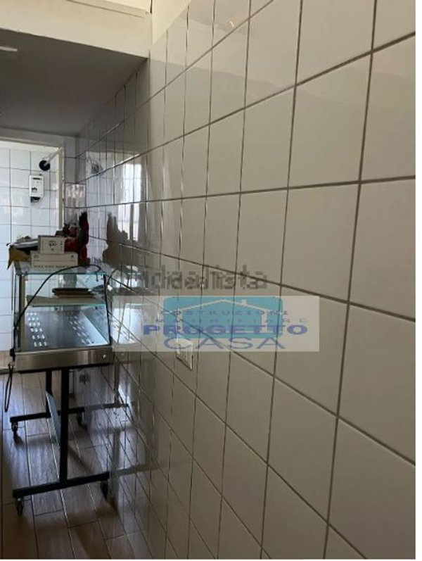 locale commerciale in affitto a Castellammare di Stabia