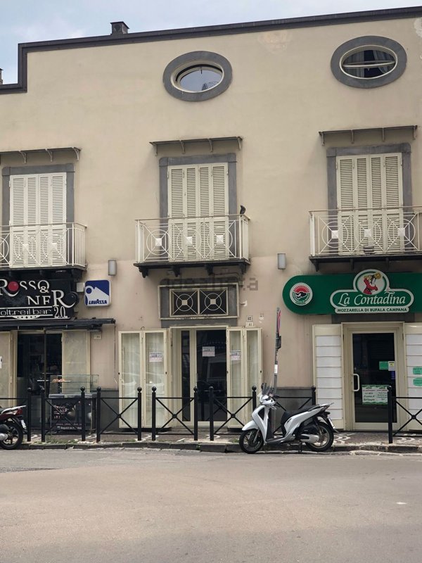 locale commerciale in affitto a Castellammare di Stabia