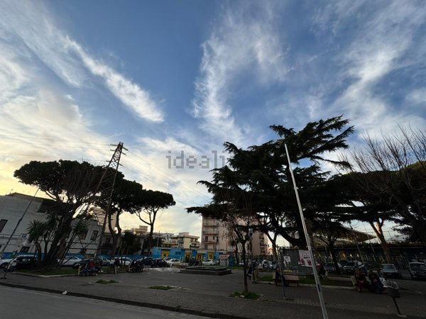 locale commerciale in affitto a Castellammare di Stabia