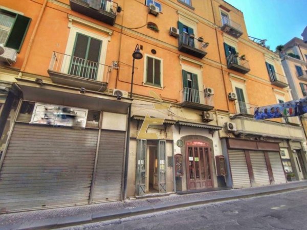 negozio in affitto a Castellammare di Stabia in zona Centro Città