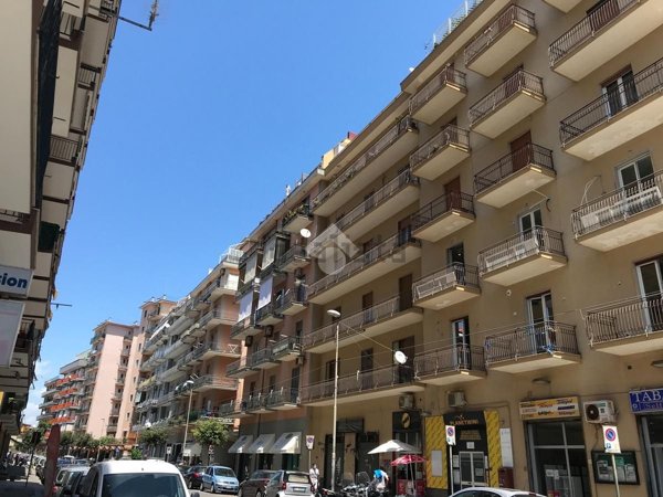 locale commerciale in affitto a Castellammare di Stabia