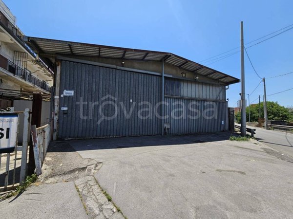 locale commerciale in affitto a Castellammare di Stabia in zona Ponte Persica