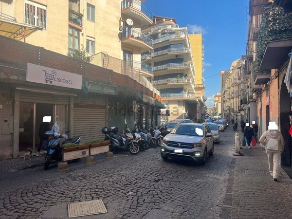 locale commerciale in affitto a Castellammare di Stabia