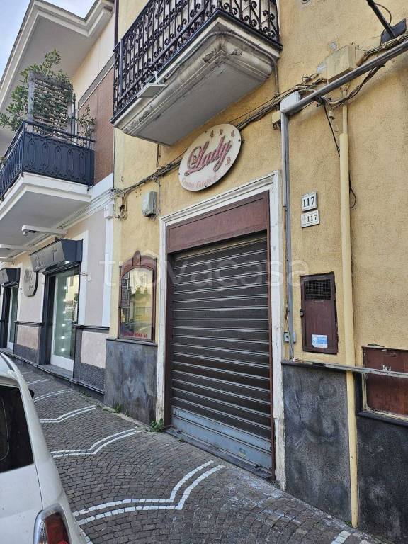 negozio in affitto a Castellammare di Stabia in zona Ponte Persica