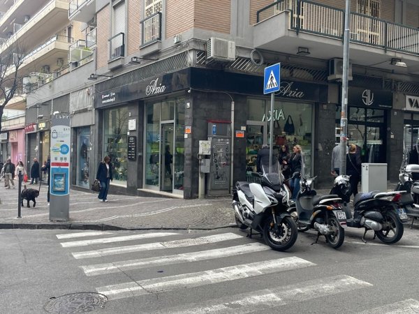 locale commerciale in affitto a Castellammare di Stabia