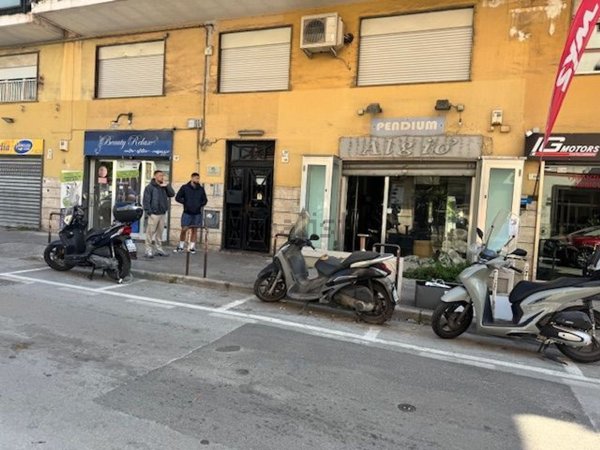 locale commerciale in affitto a Castellammare di Stabia