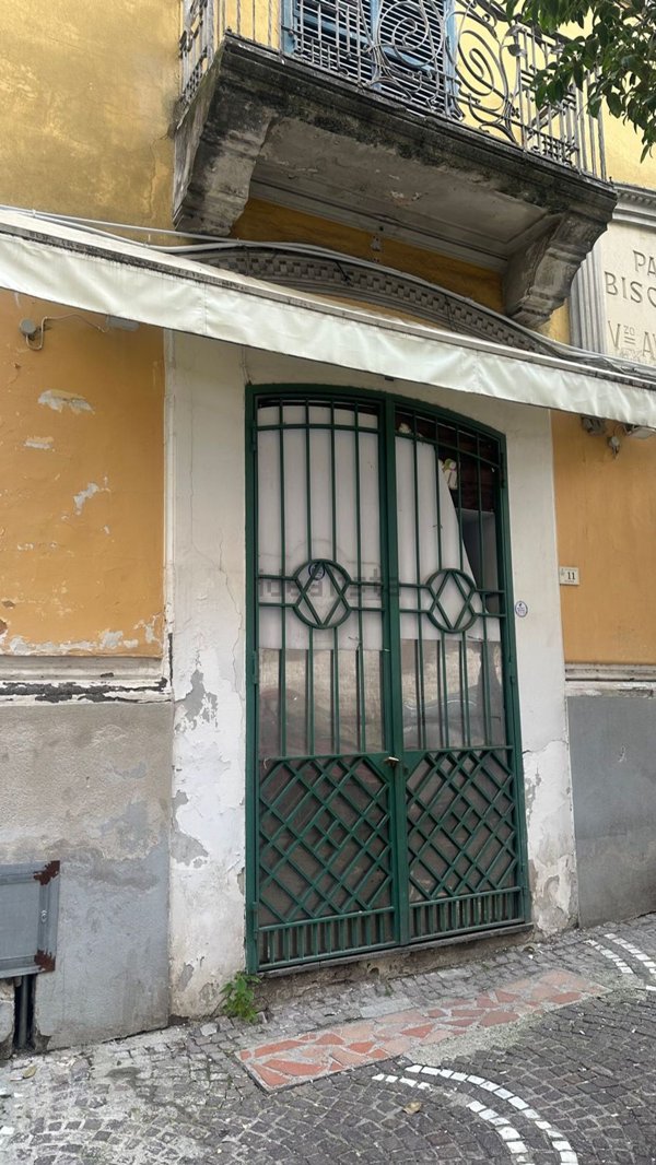 locale commerciale in affitto a Castellammare di Stabia