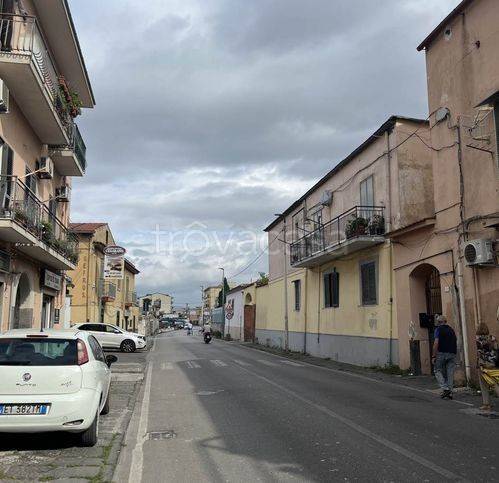 locale commerciale in affitto a Castellammare di Stabia