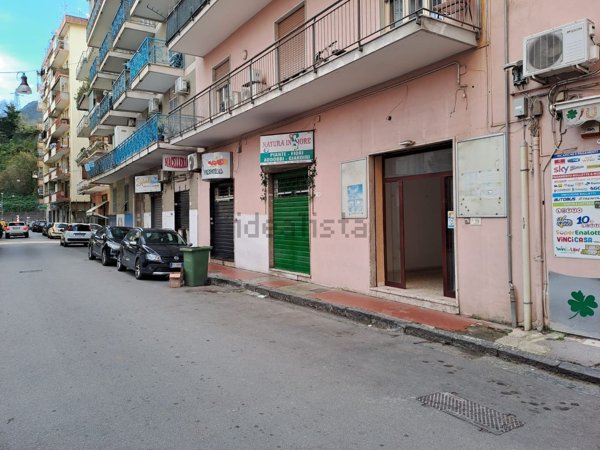negozio in affitto a Castellammare di Stabia