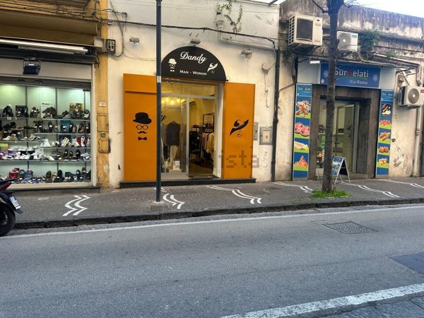 negozio in affitto a Castellammare di Stabia in zona Centro Città