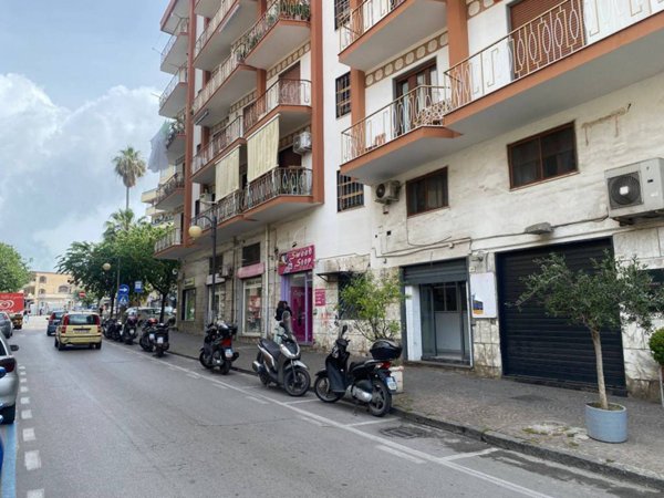 negozio in affitto a Castellammare di Stabia