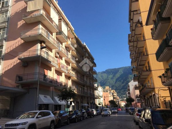 negozio in affitto a Castellammare di Stabia