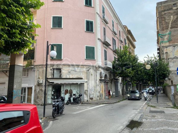 negozio in affitto a Castellammare di Stabia in zona Centro Città