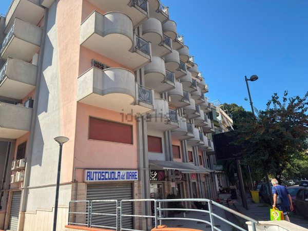 ufficio in affitto a Castellammare di Stabia in zona Varano