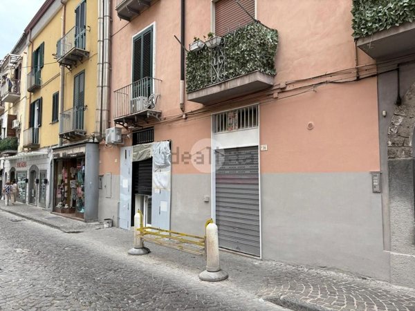 locale commerciale in affitto a Castellammare di Stabia