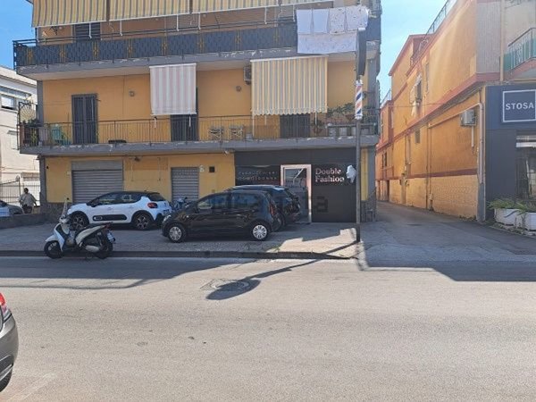 locale commerciale in affitto a Castellammare di Stabia in zona Ponte Persica